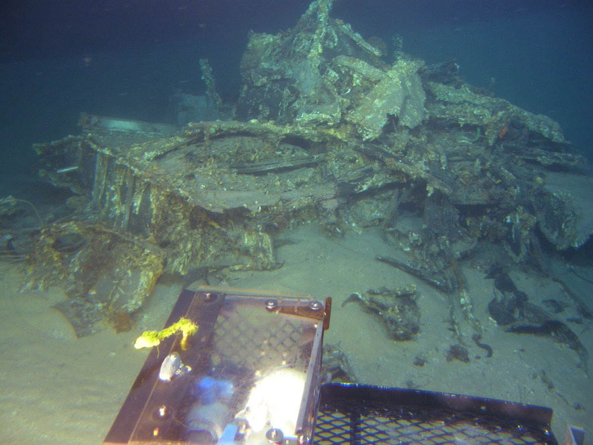 Survey: Engine, wing root and wreckage