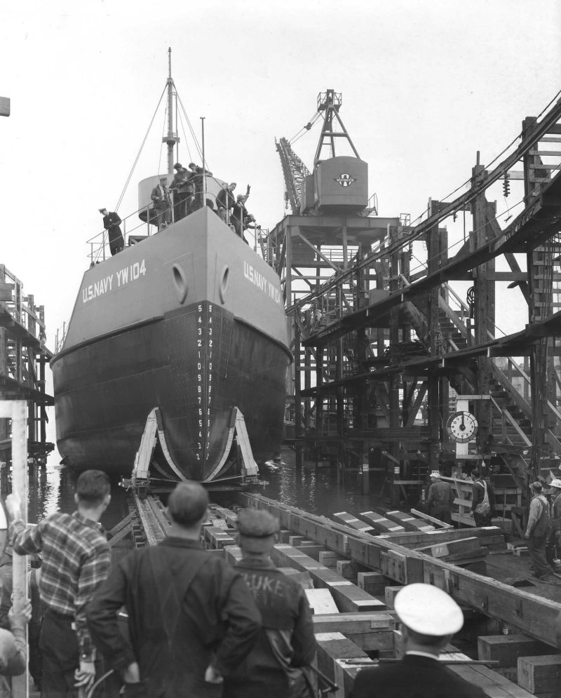 Historic photo: YW-104 water barge