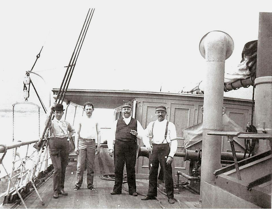 Historic photo: SS Claudine crew