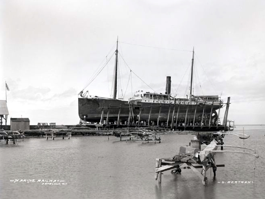 Historic photo: Marine railway Honolulu Harbor