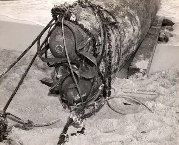 Historic photo: Ha-19 midget sub bow torpedoes