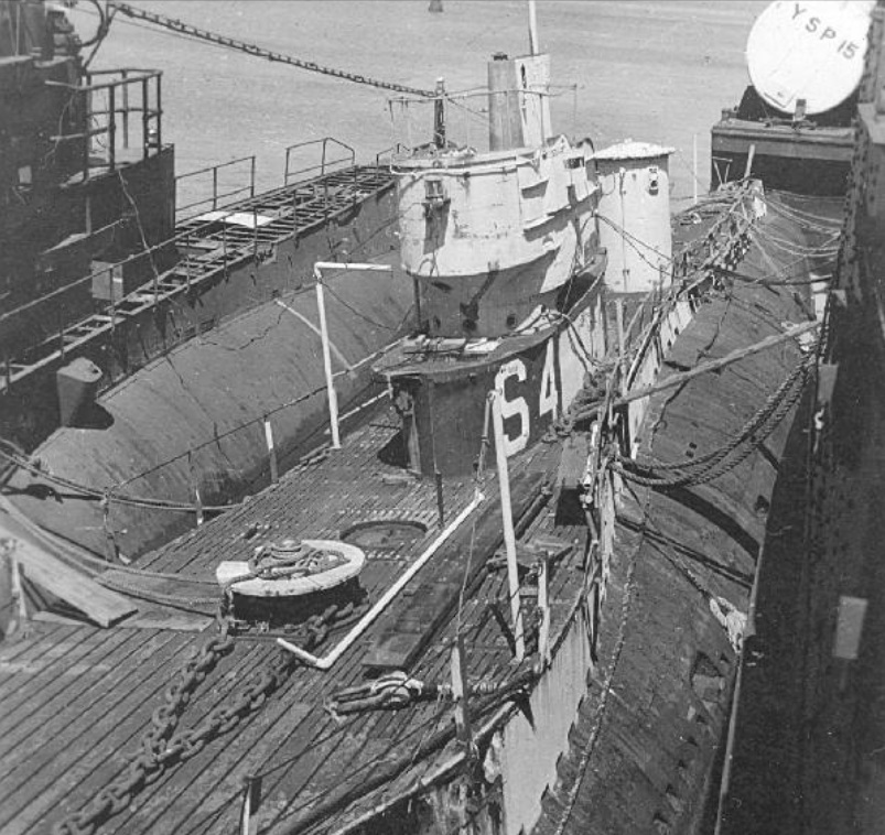 Historic photo: USS S-4 with escape chamber