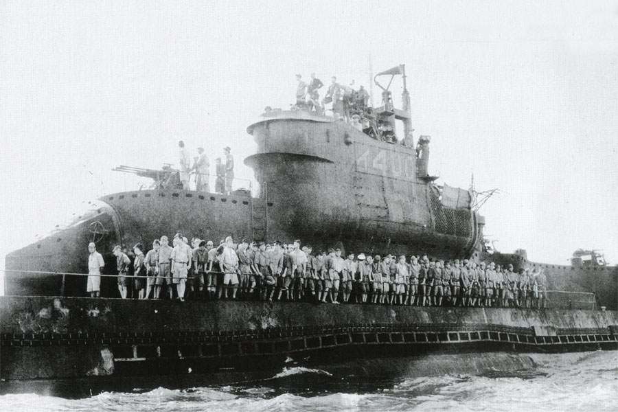 Historic photo: I-400 surrender