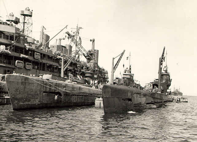 Historic photo: I-boats and tender