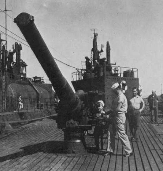 Historic photo: I-400 14 cm deck gun