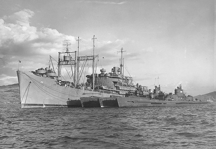 Historic photo: I-400 with USS Euryale