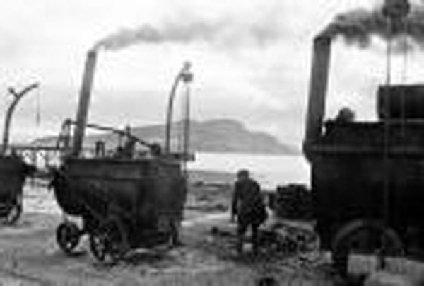 Historic photo: Tar boiler UK 1956