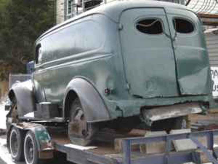 Historic photo: Chevy panel rear