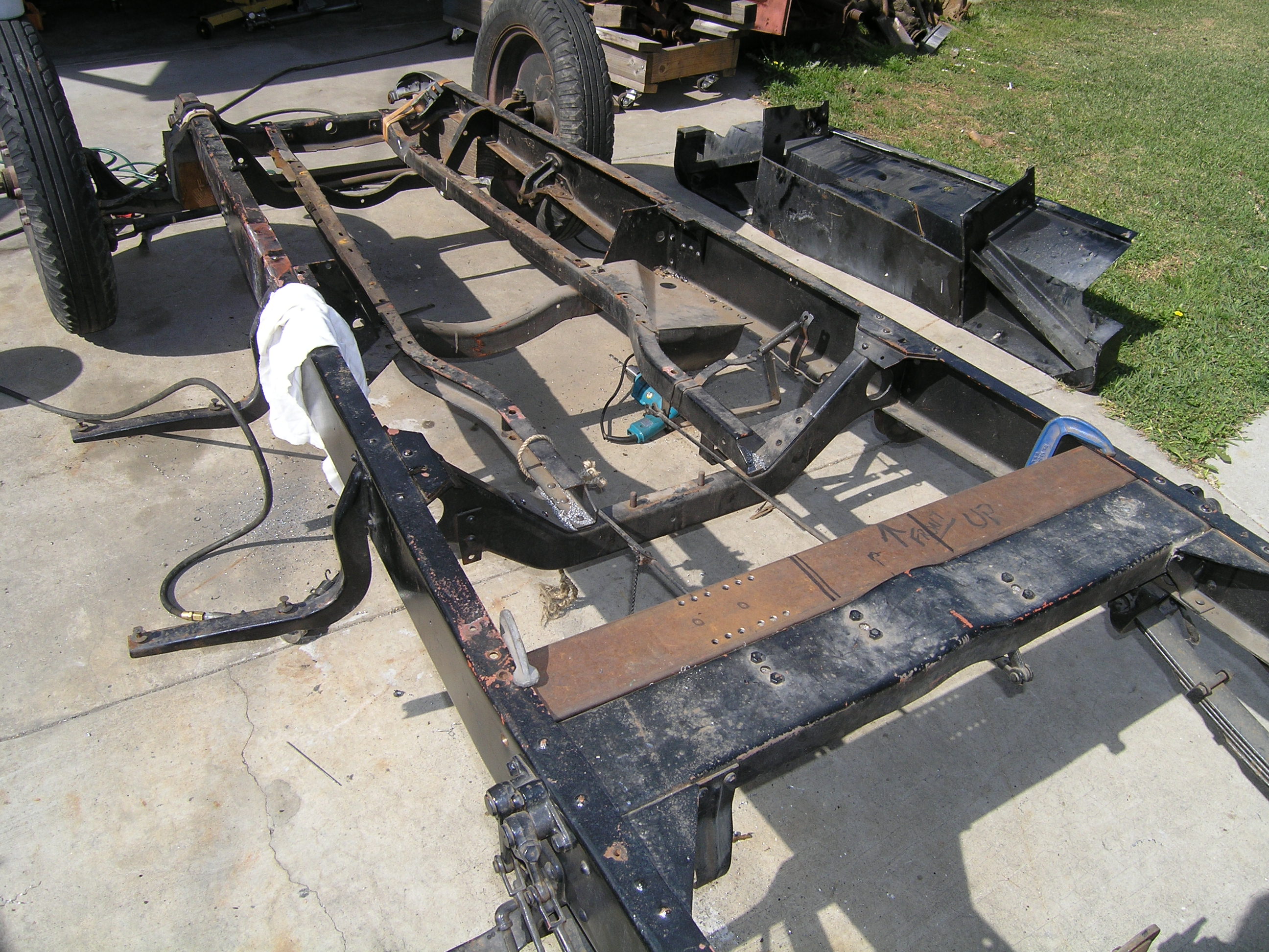 Historic photo: 1924 Studebaker roadster chassis corner