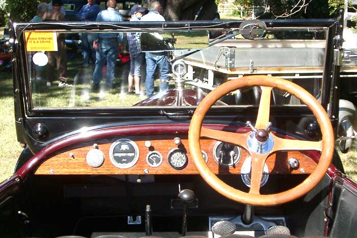 Historic photo: 1924 Stude El Spec console