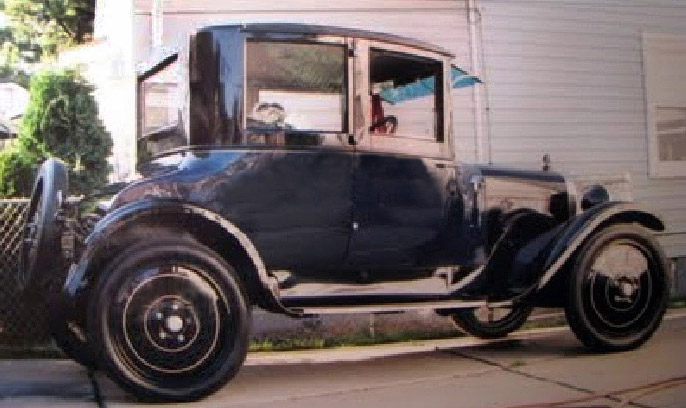 Historic photo: Dodge 1923 Opera coupe