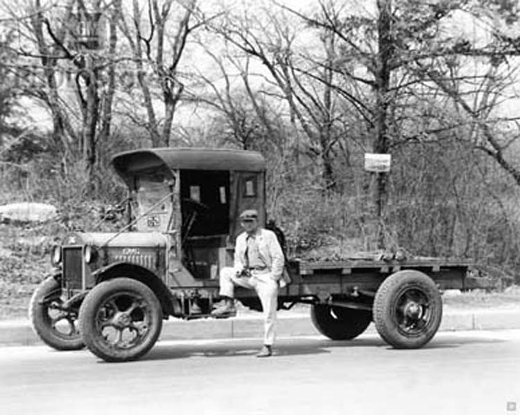 Historic photo: 1924 GMC K-41b flatbed truck