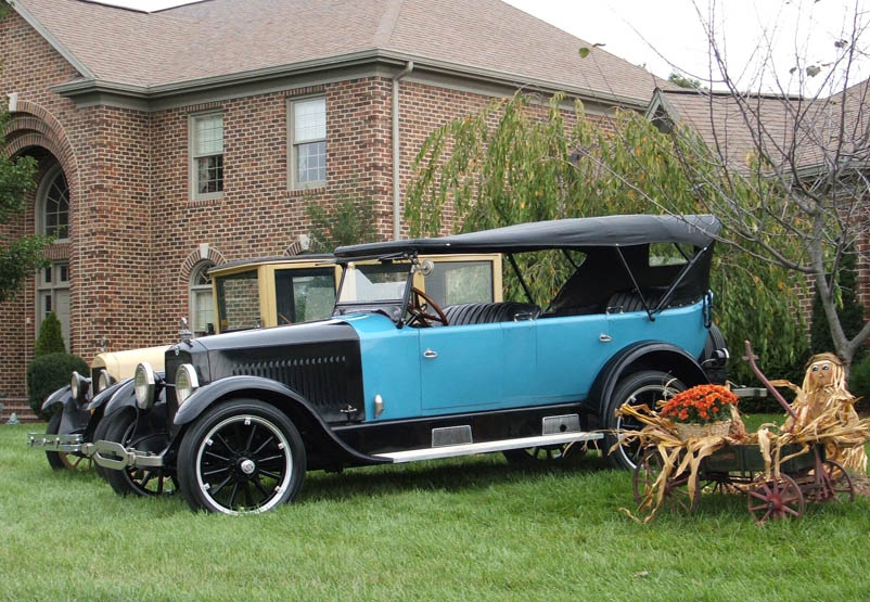 Historic photo: 1923 Studebaker Big 6 Touring car