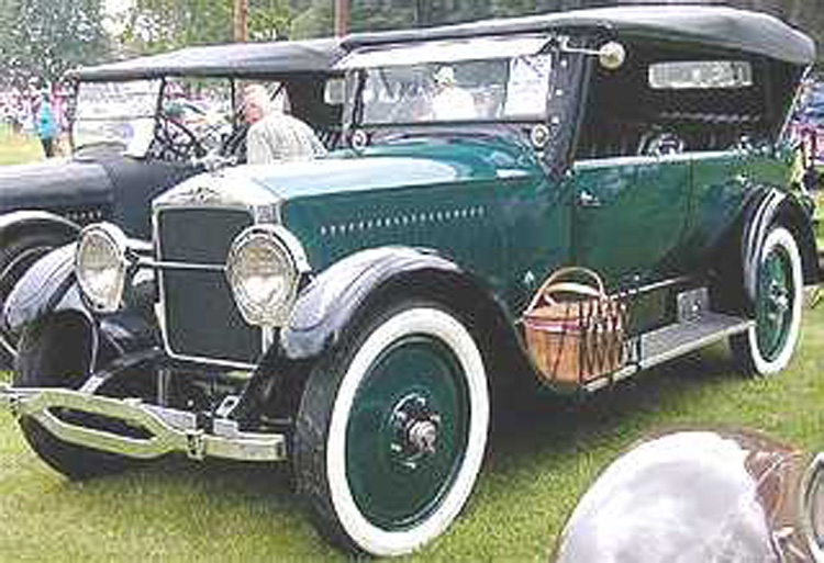 Historic photo: 1923 Studebaker Big 6 Touring car