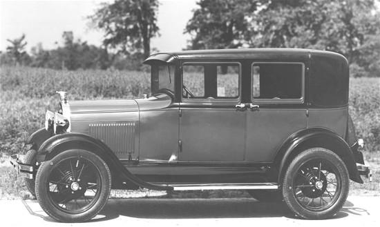 Historic photo: 1929 Ford Fordor sedan