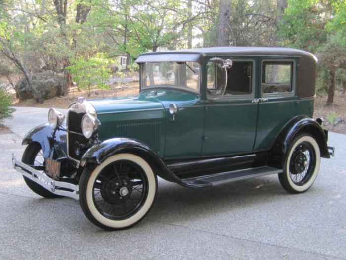 Historic photo: 1929 Model A Fordor sedan