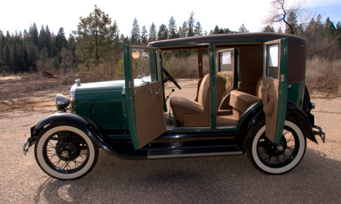 Historic photo: 1929 Ford Model A Fordor