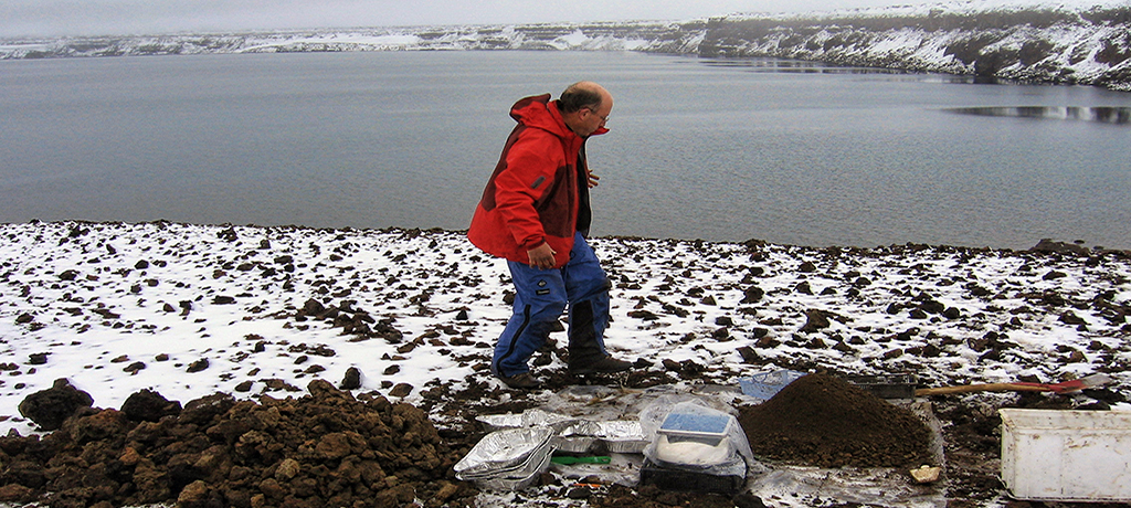 Measuring tephra sizes and Askja volcano