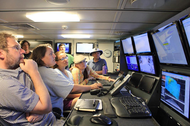 R/V Falkor control room