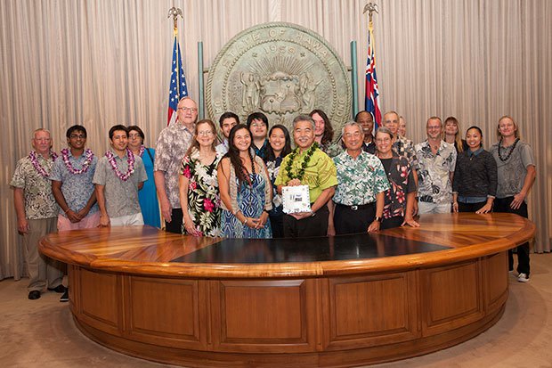 Photo of Gov. Ige and Project Imua team