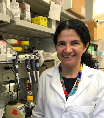 Lucia Seale in laboratory