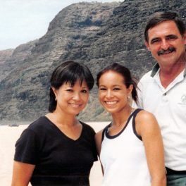 Paul Bienfang (r) with wife, Noni Bienfang, and daughter, Marni Sakumoto.