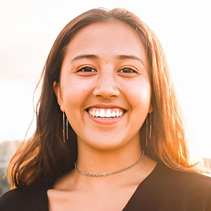 Nikki Mathews, Mānoa Peer Advisor Nikki Mathews, Student Assistant