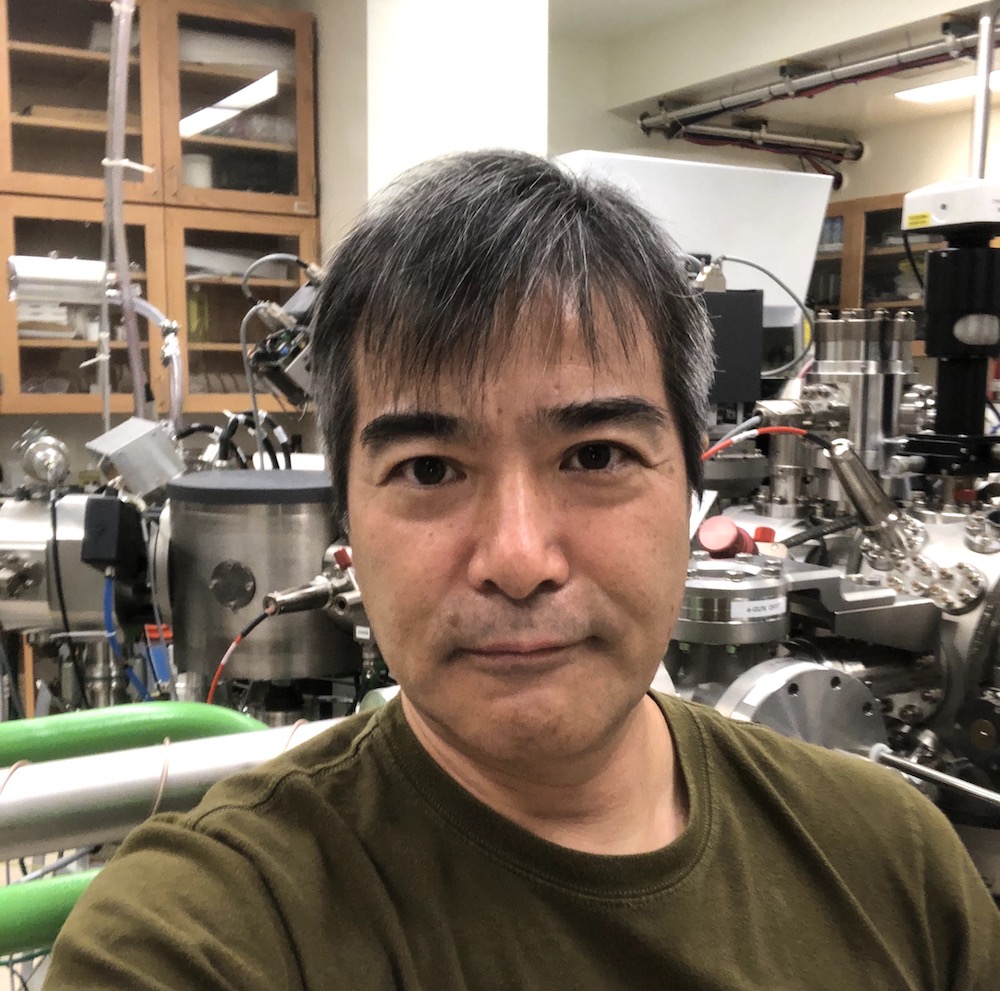 Kazuhide Nagashima in cosmochemistry lab